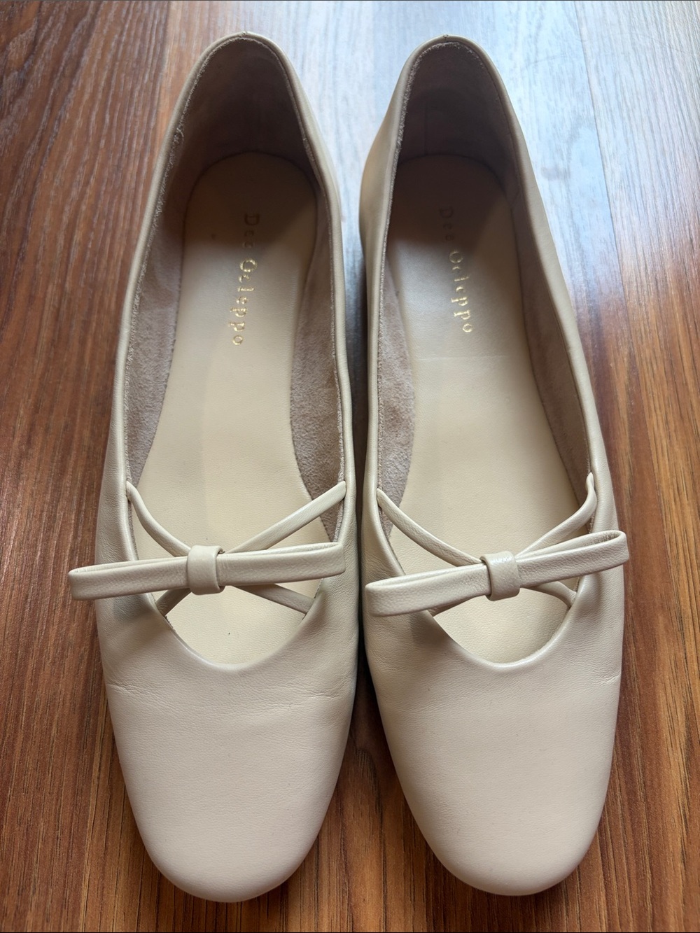 Dee Ocleppo Cream Bow Ballet Flats for Women